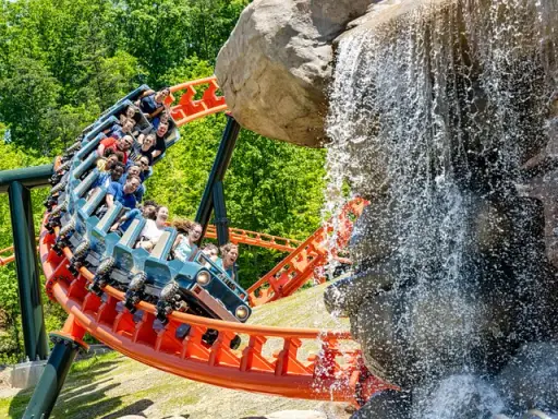 Dollywood - Open, 9:00am–8:00pm