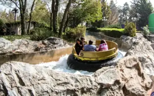 Six Flags Mexico - Closed, 9:00am–8:00pm