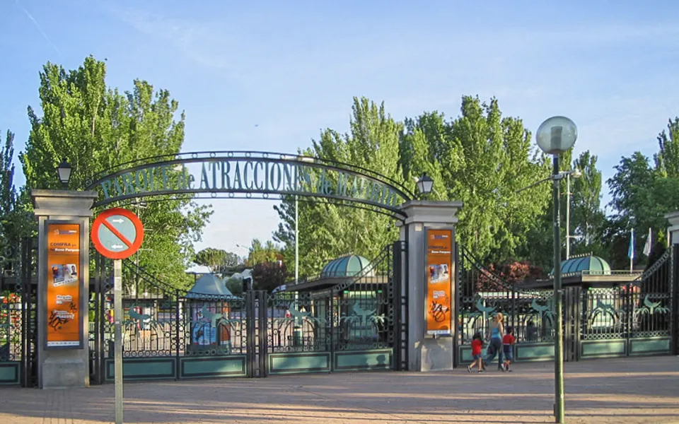 Parque De Atracciones Madrid - Closed, 12:00pm–10:00pm