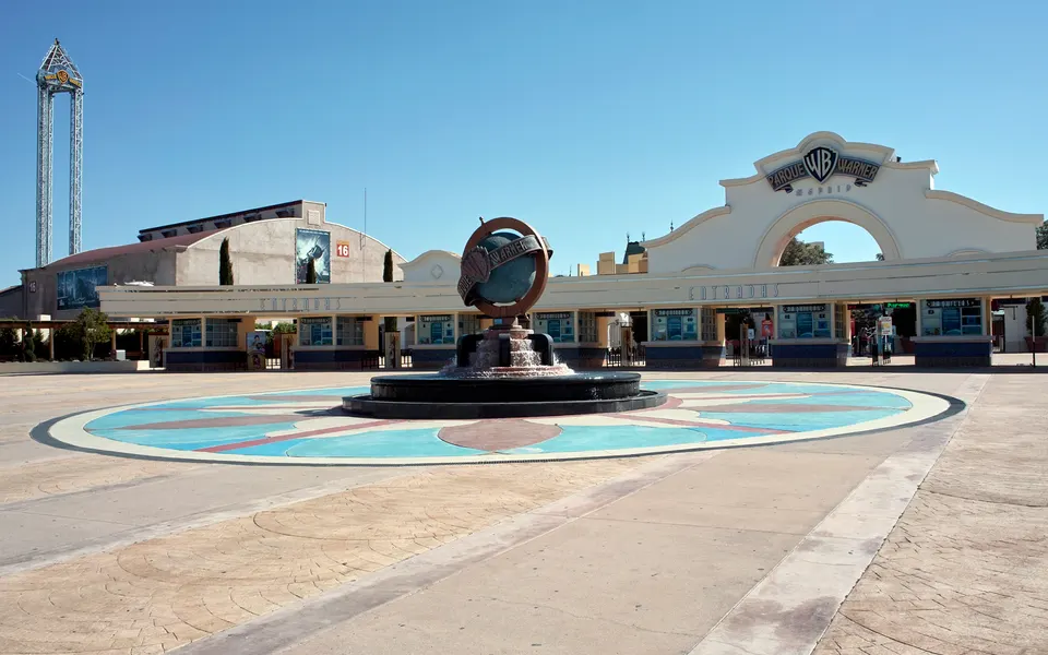 Parque Warner Madrid - Closed, 12:00pm–12:00am