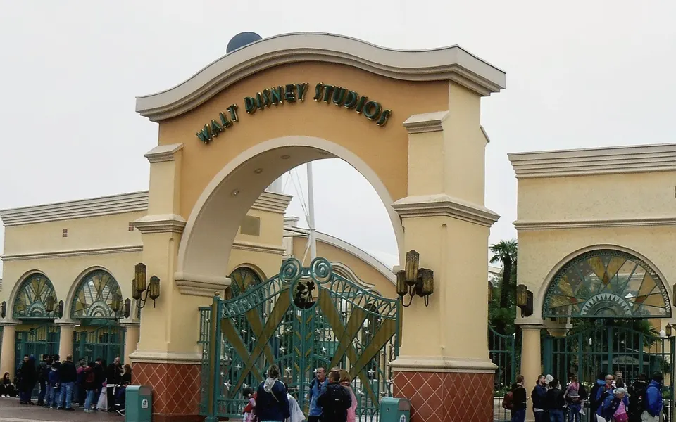 Disneyland Paris - Closed, 9:30am–10:00pm
