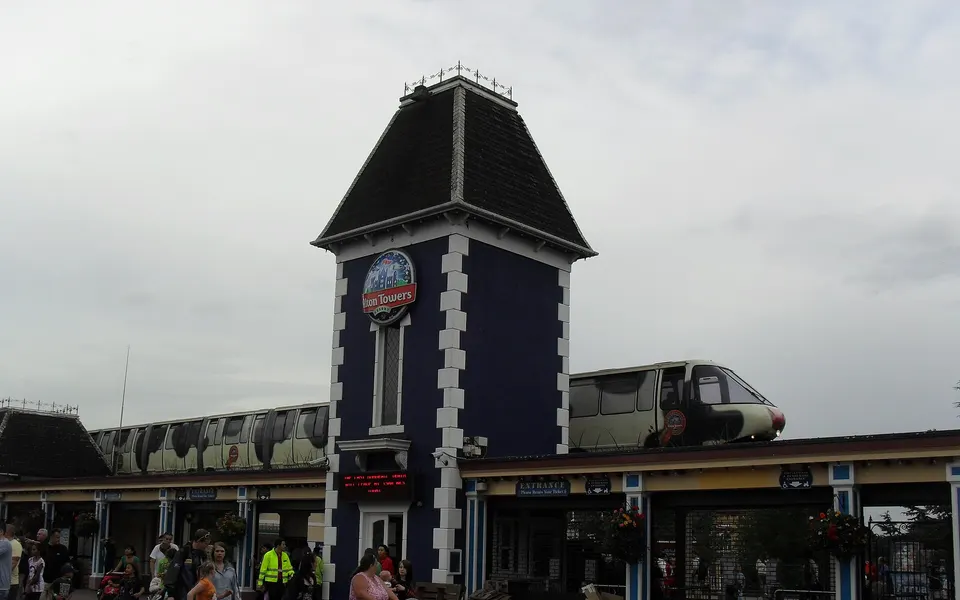 Alton Towers - Closed, 10:00am–7:00pm