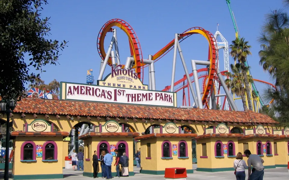 Knotts Berry Farm - Open, 10:00am–6:00pm