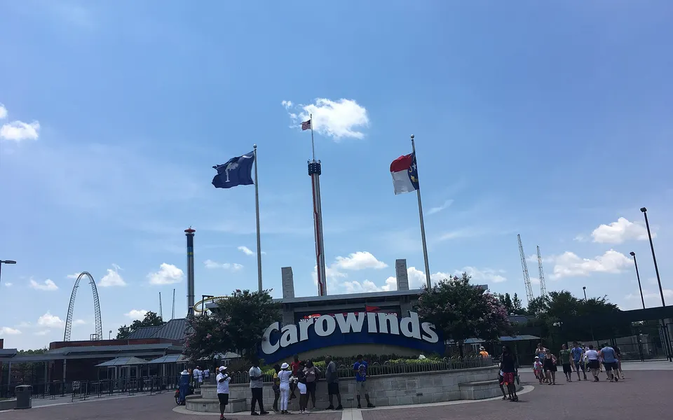 Carowinds - Closed, No hours published