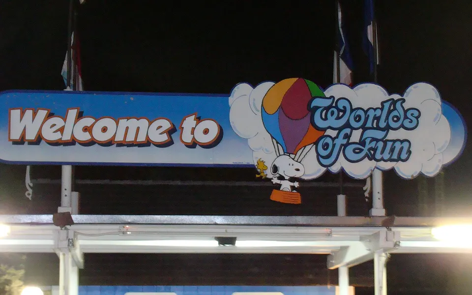 Worlds Of Fun - Closed, No hours published
