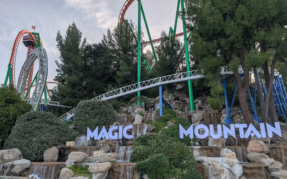Six Flags Magic Mountain - Open, 10:30am–6:00pm