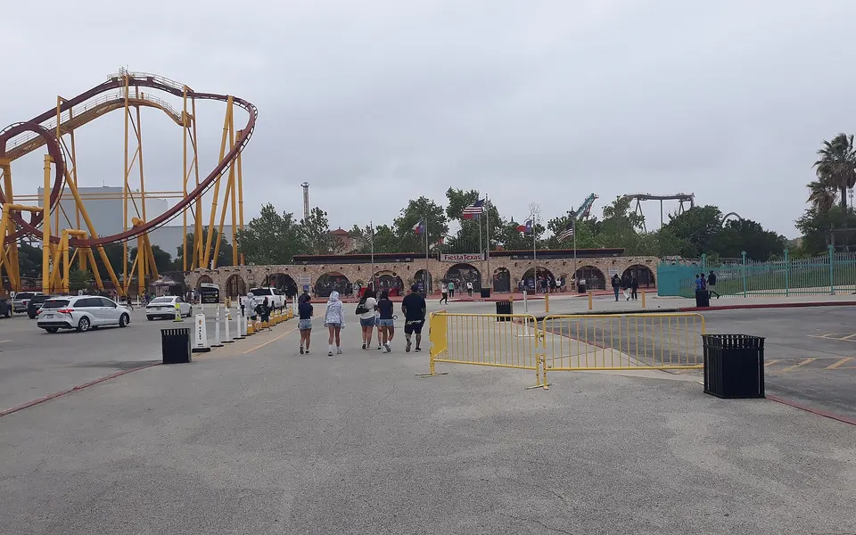 Six Flags Fiesta Texas - Closed, No hours published