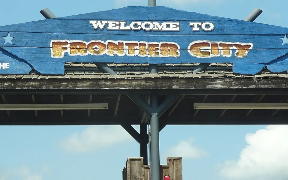 Six Flags Frontier City - Closed, No hours published