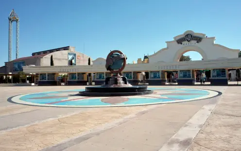Parque Warner Madrid - Closed, No hours published