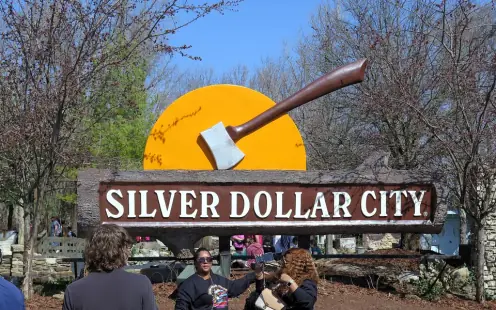 Silver Dollar City - Open, 10:00am–6:00pm