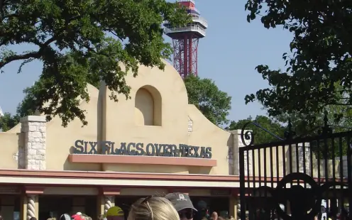 Six Flags Over Texas - Closed, 11:00am–8:00pm